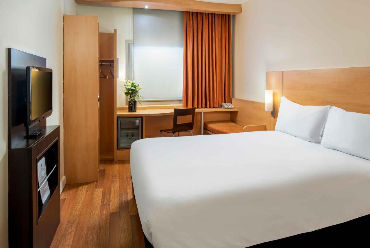 Hotel Ibis Alsancak 3*