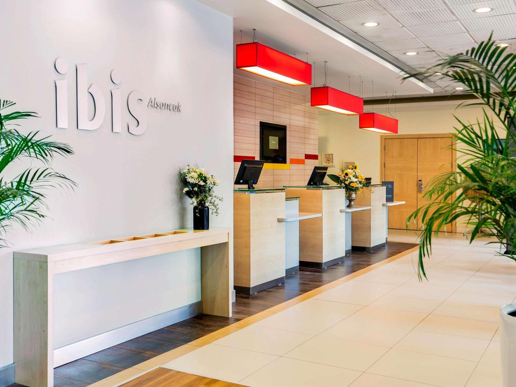 Отель Ibis Alsancak 3*