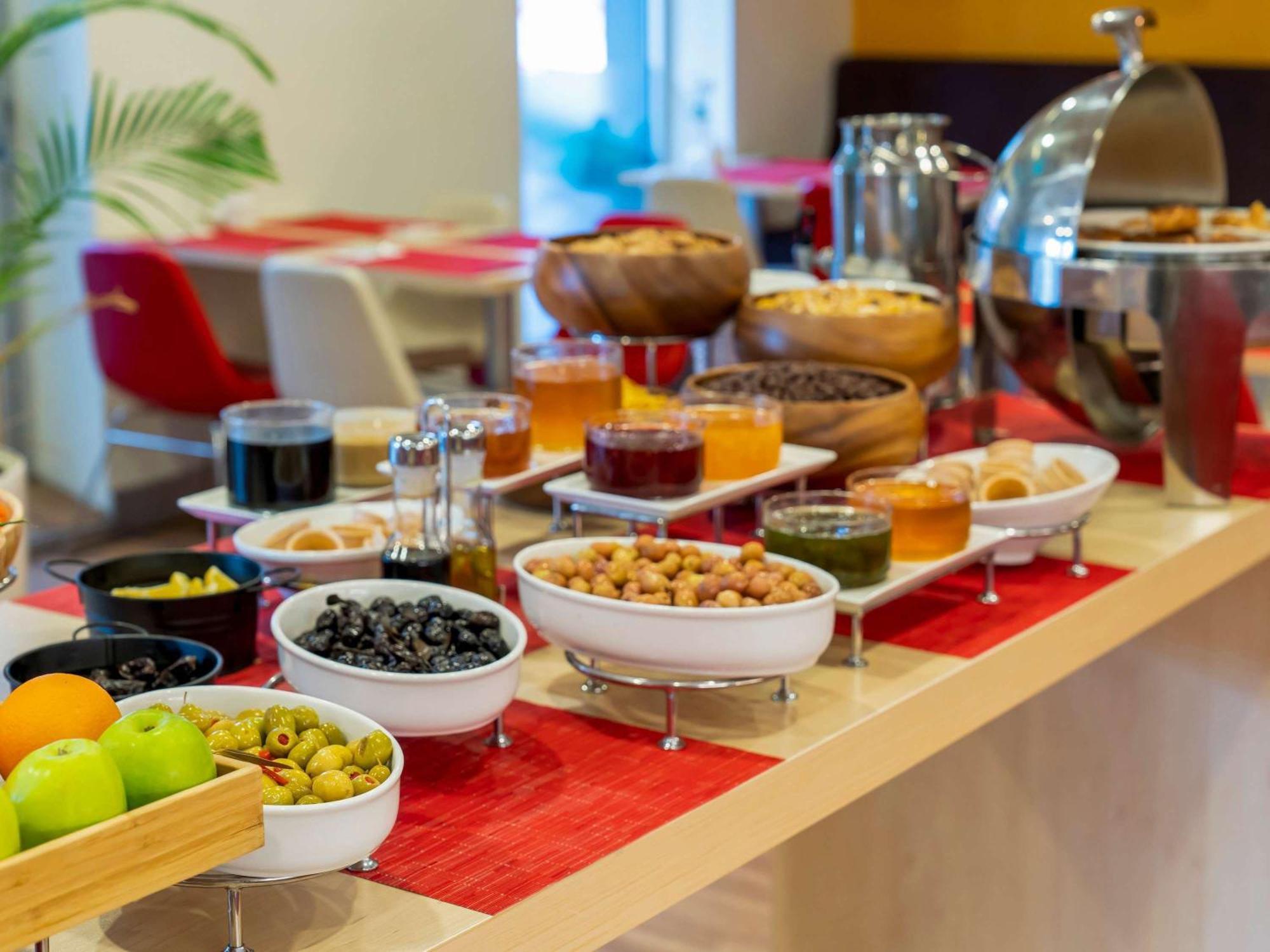 Ibis Alsancak 3* Измир