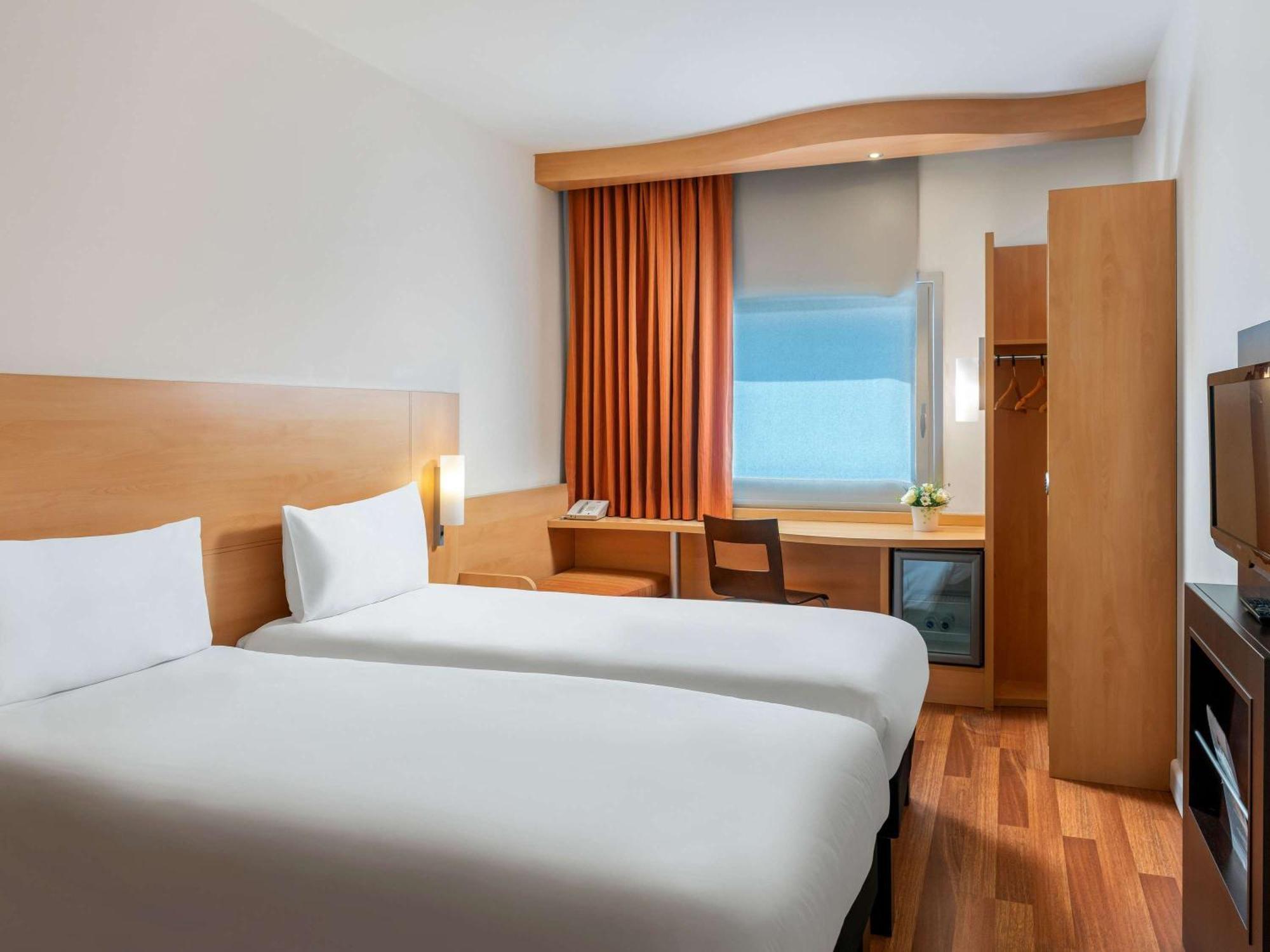 Hotel Ibis Alsancak 3*